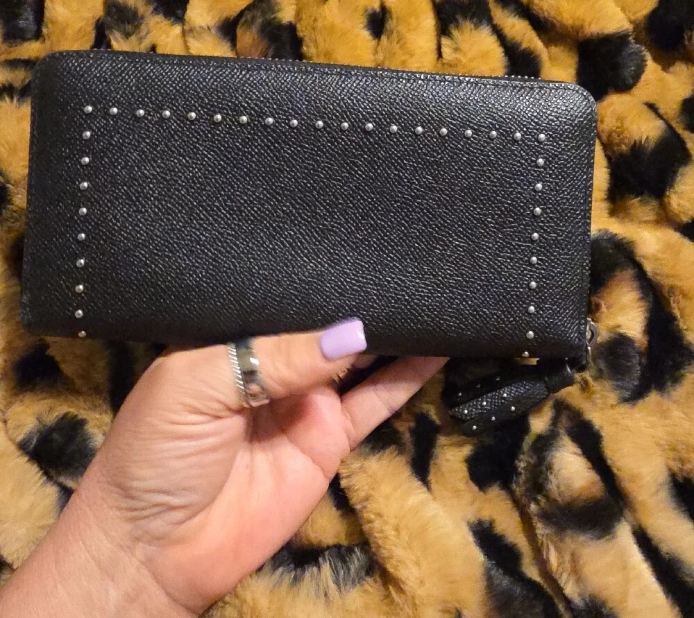 Coach sleek zip